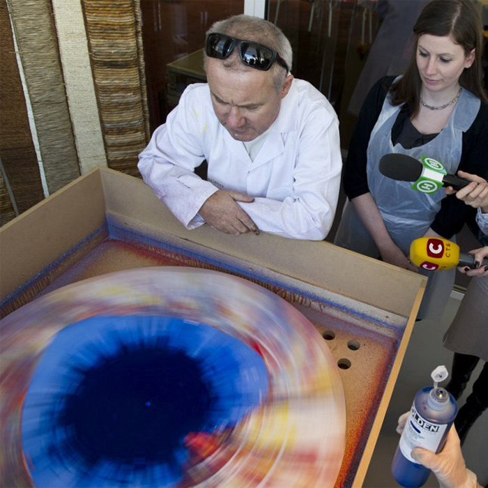 Damien Hirst, "Shark Spin", acrylic on paper, stamp of the artist and the Pinchuk Art Center, framed, of 2009 - Detail D2
