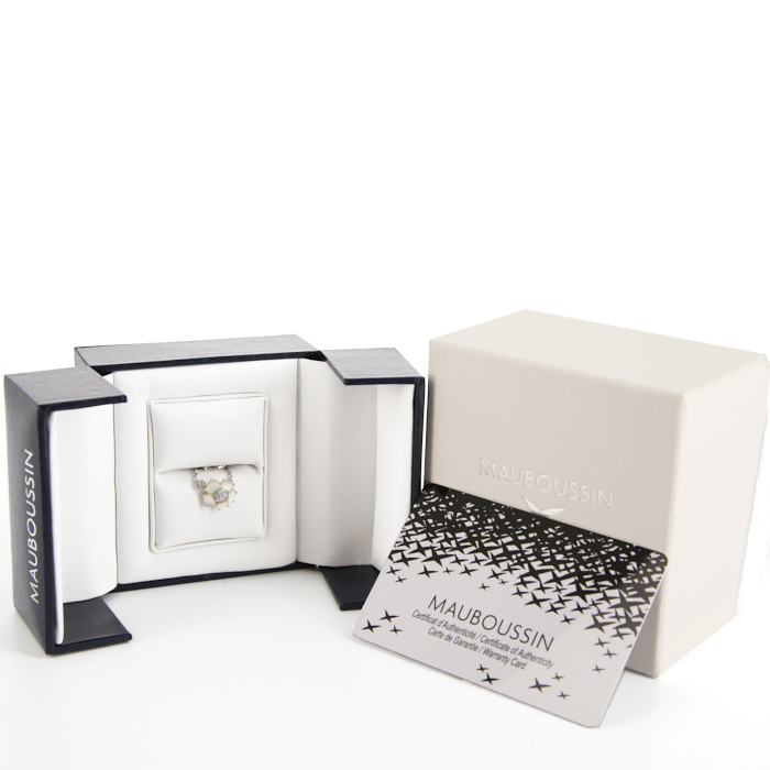 Sortija flexible Mauboussin Éternité Tendresse en oro blanco,  nácar y diamantes - Detail D2