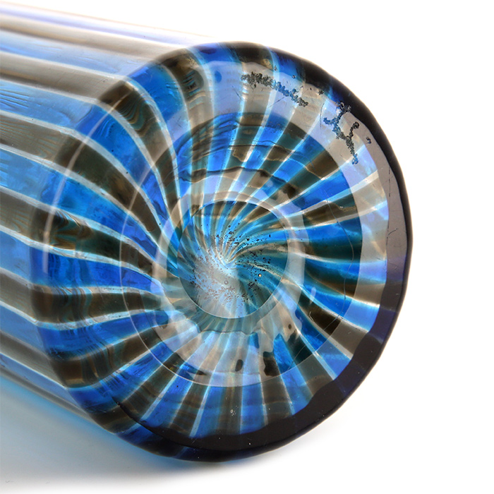 Gio Ponti & Paolo Venini, bouteille "Morandiane", en verre de Murano, manufacture de Venini, signée, création 1956 - Detail D3