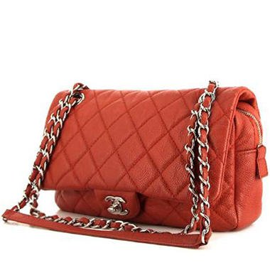 Bolso bandolera Chanel  Timeless Classic en cuero granulado acolchado rojo