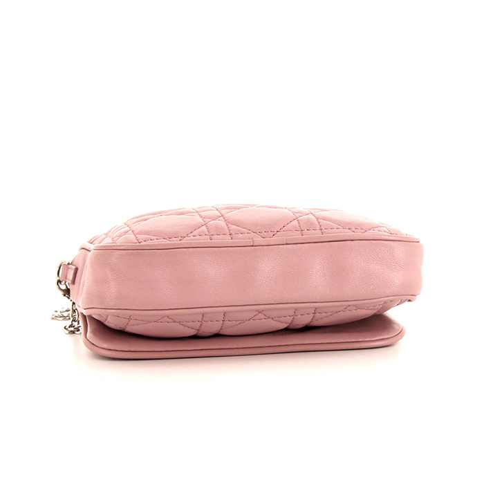 Dior mini shoulder bag in varnished pink leather cannage - Detail D4