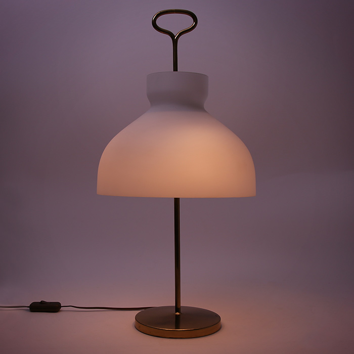 Ignazio Gardella, "Arenzano" lamp, high version, in brass and opal glass, Azucena edition, model designed in 1956 - Detail D3