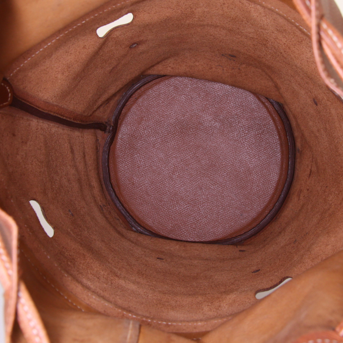 Bolso de mano Hermes Mangeoire en cuero Courchevel color oro - Detail D2