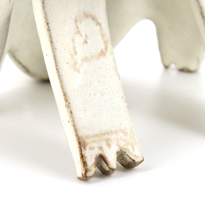 Bruno Gambone, "Cat", sculpture in glazed stoneware from the 1990's, signed - Detail D4
