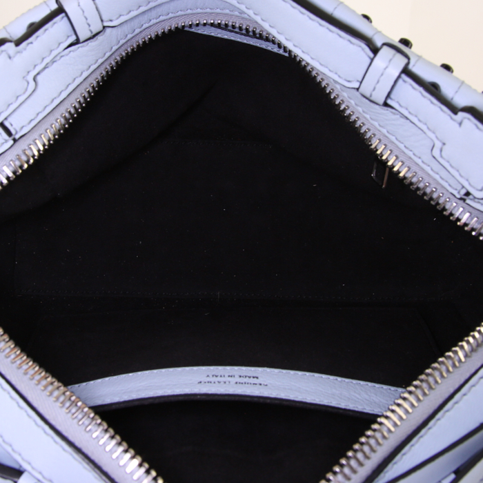 Tod's Gommino handbag in blue leather - Detail D3