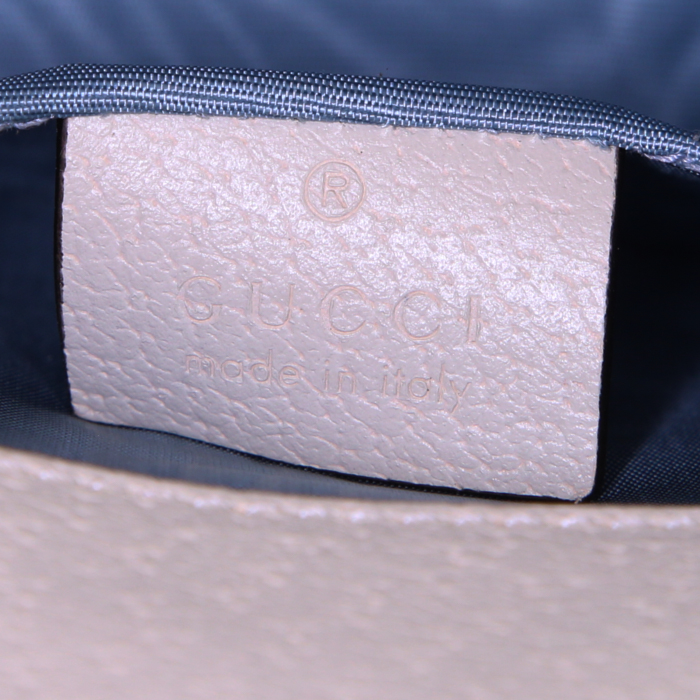 Gucci Sylvie shoulder bag in cream color grained leather - Detail D4