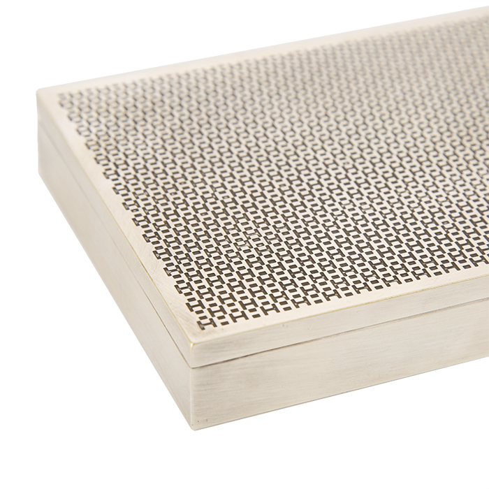 Hermès, box in guilloched silvered metal by Ravinet Denfert, with enameled “H” decors, signed, from the 1980’s - Detail D2