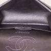 Bolso bandolera Chanel 2.55 en cuero acolchado gris plateado - Detail D3 thumbnail