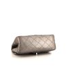 Chanel 2.55 shoulder bag in silver quilted leather - Detail D5 thumbnail