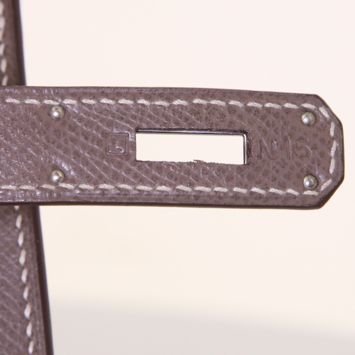 Borsa Hermès Kelly 28 cm in pelle Epsom etoupe - Detail D5