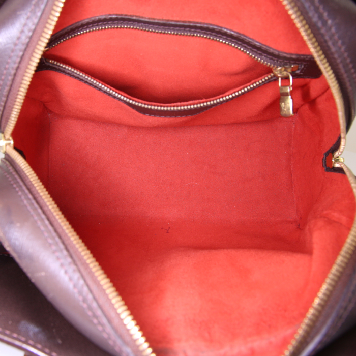 Bolso de mano Louis Vuitton Triana en lona a cuadros ébano y cuero marrón - Detail D2