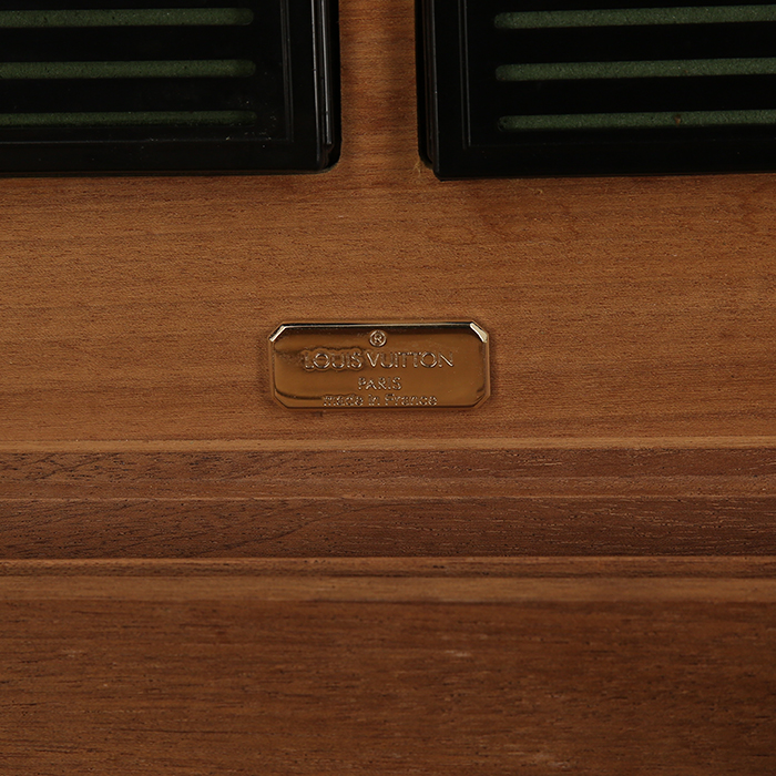 Louis Vuitton, cigar case, for 150 cigars, in mahogany wood, Macassar ebony veneer and pearwood inlay, from the 2010's - Detail D3