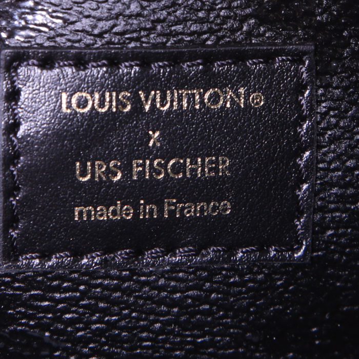 Bolso bandolera Louis Vuitton Louis Vuitton Editions Limitées en cuero negro y rojo y terciopelo rojo - Detail D4