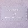 Bolso bandolera Chanel en cuero acolchado plateado - Detail D3 thumbnail
