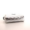 Chanel shoulder bag in silver quilted leather - Detail D4 thumbnail