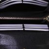Billetera Chanel en cuero granulado acolchado negro - Detail D2 thumbnail