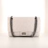 Bolso de mano Chanel 2.55 en cuero acolchado blanco - 360 thumbnail