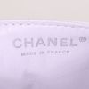 Chanel 2.55 handbag in white quilted leather - Detail D4 thumbnail