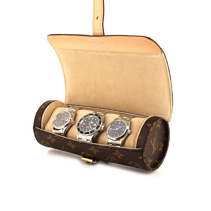 Louis Vuitton, three watches case, in Monogram canvas, finishes in natural cowhide and gilded metal, microfiber lining - Detail D1