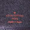 Portafogli Louis Vuitton Brazza in pelle Epi nera - Detail D3 thumbnail