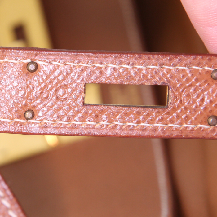 Hermes Kelly 32 cm handbag in gold epsom leather - Detail D5