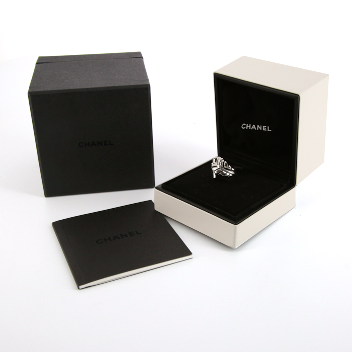 Anello Chanel Plume de Chanel in oro bianco - Detail D2