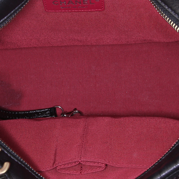 Bolso bandolera Chanel Gabrielle  modelo grande en cuero acolchado negro - Detail D3