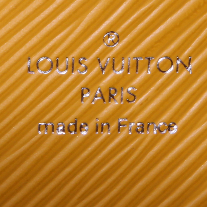 Bolso de mano Louis Vuitton Twist en cuero Epi amarillo - Detail D4