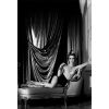 Irina Ionesco, photographie "Photo de mode" prise au Lancaster, Paris, tirage pigmentaire Museum fine art, titrée et signée, de 2011 - Detail D1 thumbnail