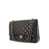 Bolso de mano Chanel Timeless Maxi Jumbo en cuero acolchado negro - 00pp thumbnail