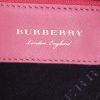 Sac à main Burberry DK88 en cuir rose - Detail D4 thumbnail
