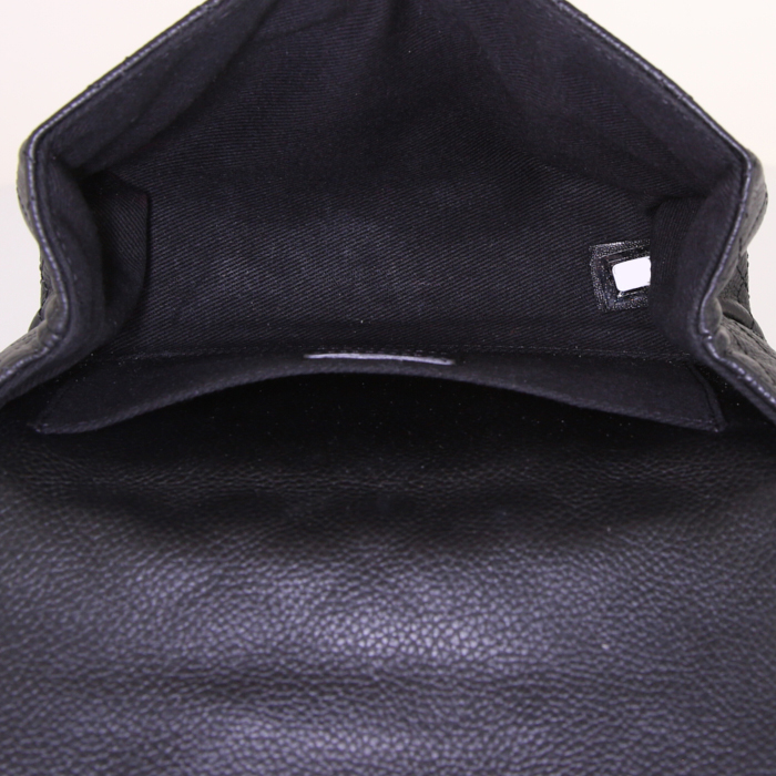 Bolsito-cinturón Chanel Pochette ceinture en cuero granulado negro - Detail D3