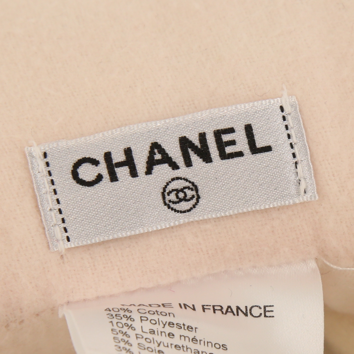 Chanel, rare poupée "La petite Coco", en tissu et accessoires métalliques, de 2010 - Detail D2