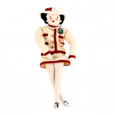 Chanel, rare poupée "La petite Coco", en tissu et accessoires métalliques, de 2010