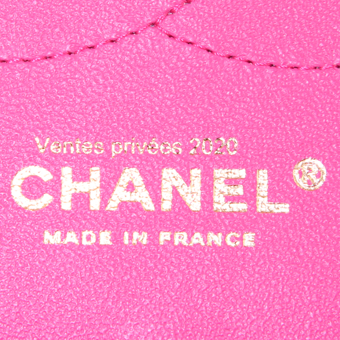Sac à main Chanel Timeless jumbo en cuir matelassé rose - Detail D4