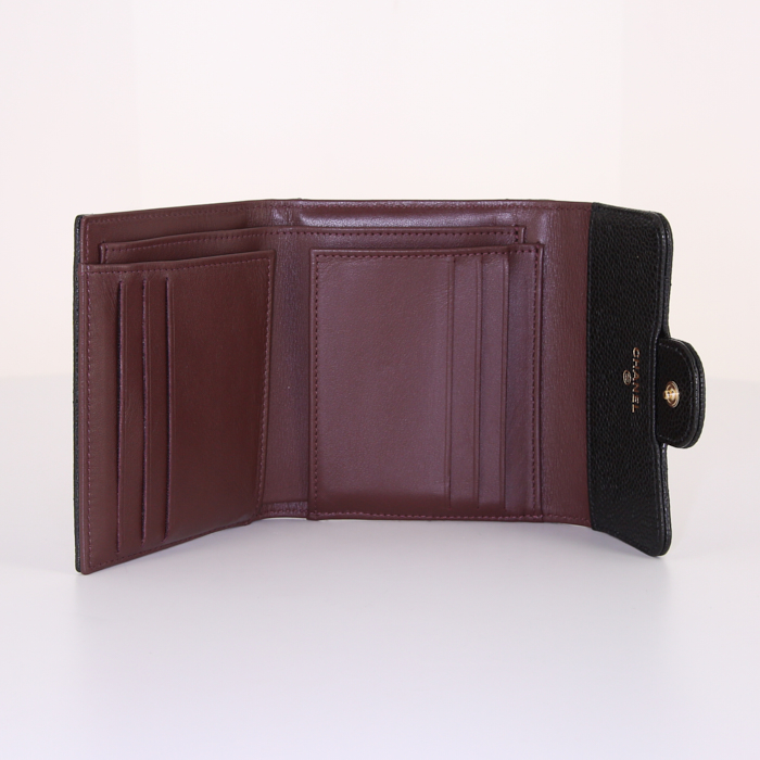Chanel Classic Wallet wallet in black quilted grained leather - Detail D2