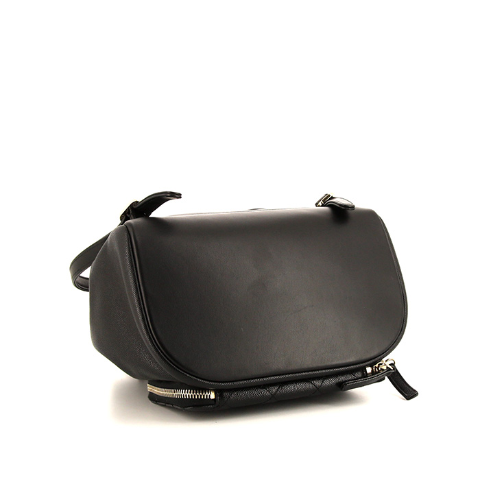 Mochila Chanel en cuero granulado negro - Detail D5
