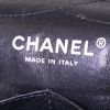 Chanel 2.55 shoulder bag in metallic grey quilted leather - Detail D4 thumbnail