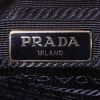 Bolso de mano Prada Re-Edition 2005 en cuero saffiano negro - Detail D4 thumbnail