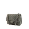 Chanel Timeless Jumbo shoulder bag in green quilted grained leather - 00pp thumbnail