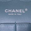 Borsa a tracolla Chanel Timeless Jumbo in pelle martellata e trapuntata verde acqua - Detail D4 thumbnail