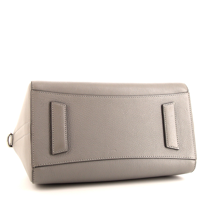 Givenchy Antigona small model handbag in grey grained leather - Detail D5