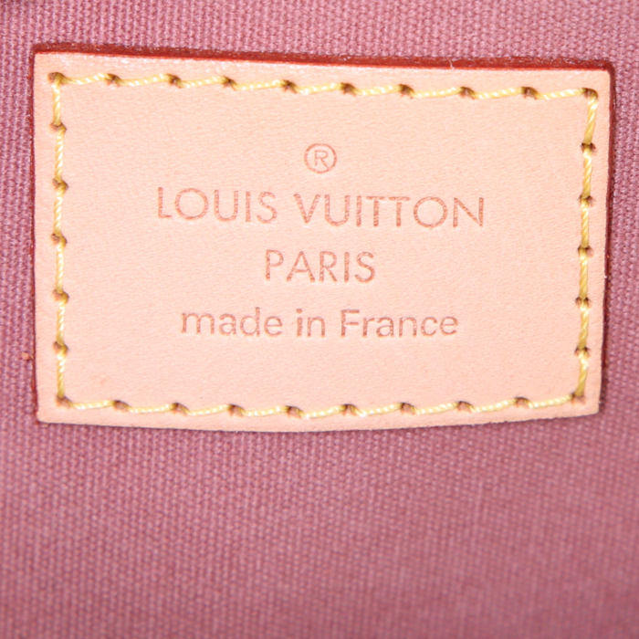 Sac bandoulière Louis Vuitton Alma BB en cuir verni monogram rose - Detail D4