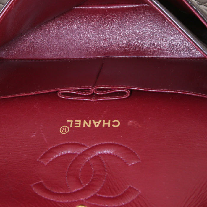 Chanel Timeless handbag in black quilted leather - Detail D3