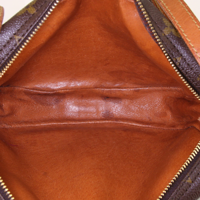 Bolso bandolera Louis Vuitton Jeune Fille en lona Monogram marrón y cuero natural - Detail D2