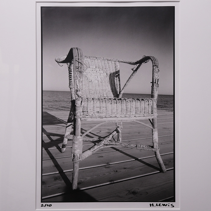 Hervé Lewis, photograph "Chaise tropézienne" (Tropezian chair), gelatin silver print on baryta paper, signed, numbered and framed, from the 2000's - Detail D1