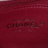 Bolso de mano Chanel Top Handle en cuero acolchado beige rosado - Detail D4 thumbnail