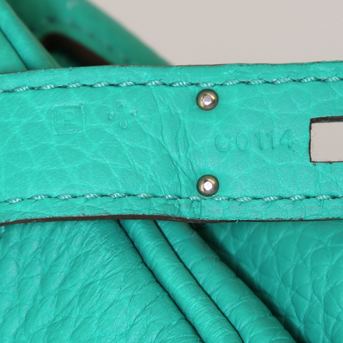 Bolso de mano Hermes Birkin 30 cm en cuero togo verde Bamboo - Detail D4