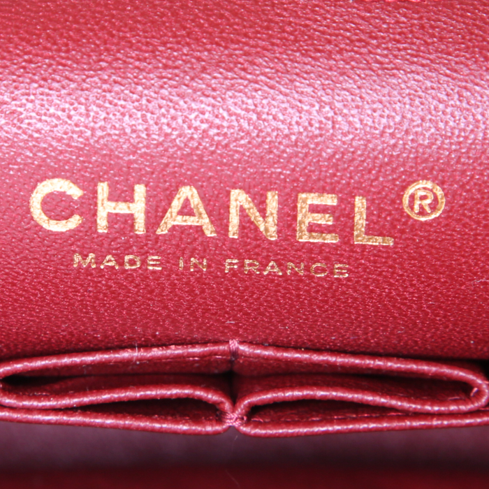 Chanel Timeless handbag in burgundy quilted grained leather - Detail D4