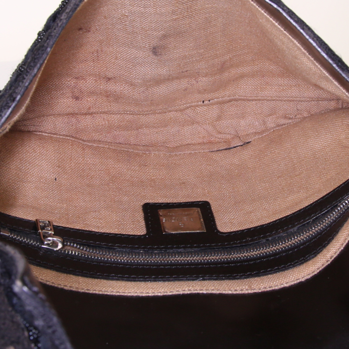 Fendi Baguette handbag in black canvas and black leather - Detail D2